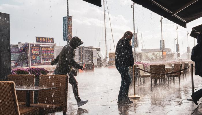 Meteoroloji'den 16 ilde sarı kodlu alarm! AKOM'dan İstanbul için son dakika uyarısı! Kuvvetli yağış ve fırtına geliyor
