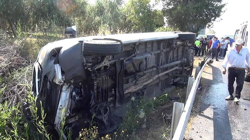 Antalya'da can pazarı! Tur minibüsü devrildi, çok sayıda turist yaralandı