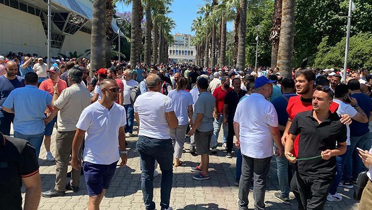 İzmir'de grev 7. günde: İşçiler Kültürpark'ta toplandı