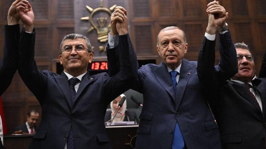 Konya Milletvekili Hasan Ekici ve 4 belediye başkanı AK Parti'ye katıldı