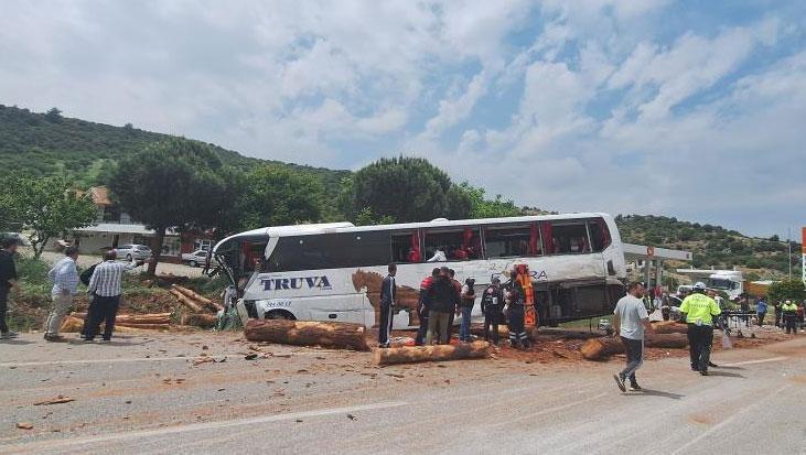 Son dakika! Çanakkale'de korkunç kaza: 6 ölü, çok sayıda yaralı var