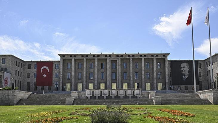TBMM Dilekçe Komisyonu'na ilginç talepler: Kayıp kedi, Erkekler Günü, nakit para yasağı...