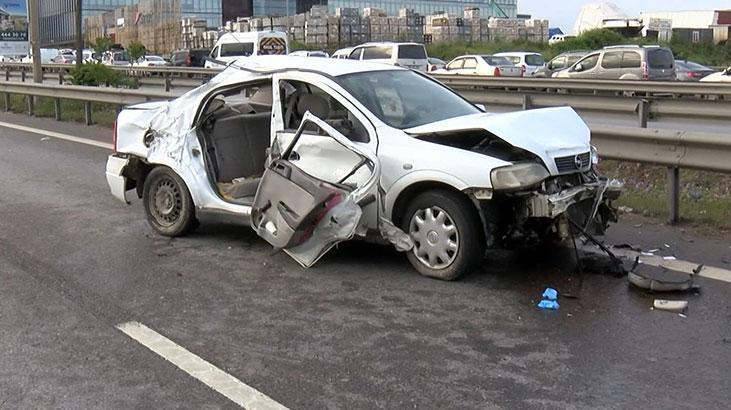 Tuzla’da bariyerlere çarpan otomobil takla atarak savruldu! Ölü ve yaralılar var